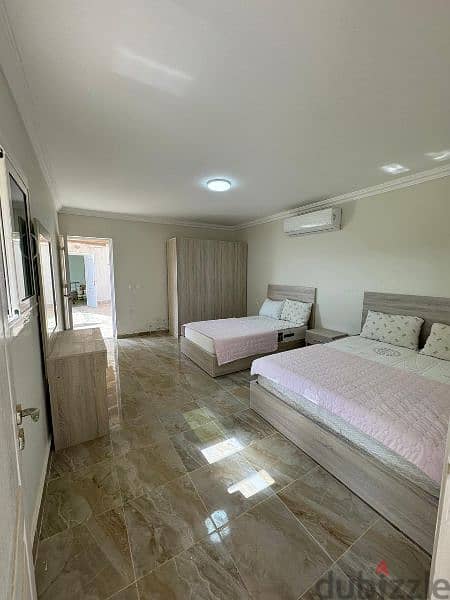 قصر 7 غرف للايجار في مارسيليا بيتش 4 صف أول بحر ب حمام سباحه خاص 8