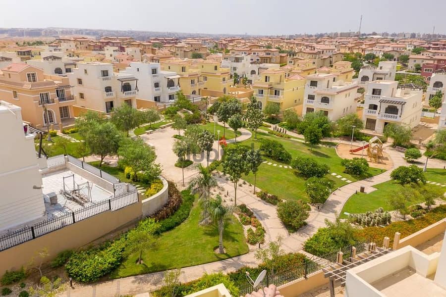 3-bedroom apartment for sale in Fifth Settlement, interest-free installments, minutes from AUC (Hyde Park Compound) 2