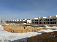للبيع تاون فيلا 255م دابل فيو حمام سباحة و حديقة خاصة أمام مطار سفنكس زايد الجديدة 0