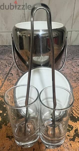 Ice holder with tongs and two cups for hotel use 1
