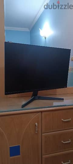 Samsung screen 27", barely used, with box and connections