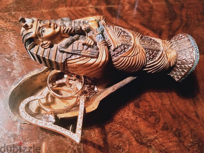 تابوت فرعوني للملك ( توت عنخ أمون ) ديكور من الستينيات 3سم*12سم 2