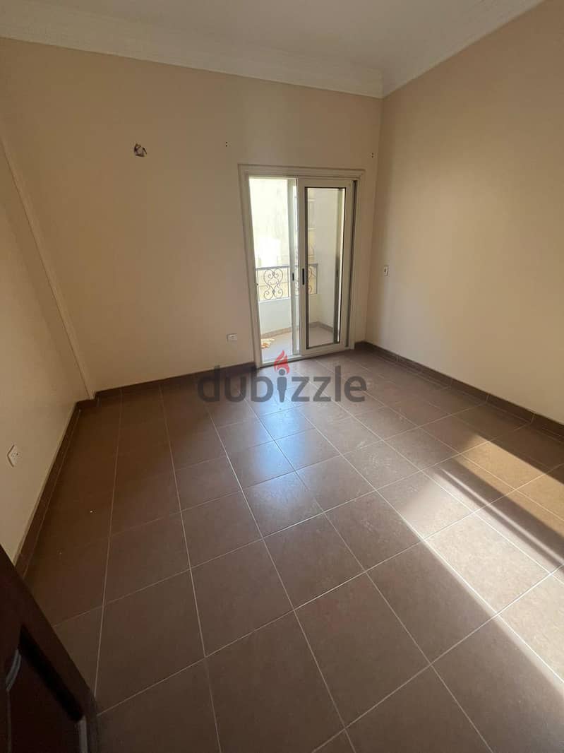 Apartment for rent in the kitchen, south of the Academy, near Taha Hussein Street and the Police Mosque  View is open 4