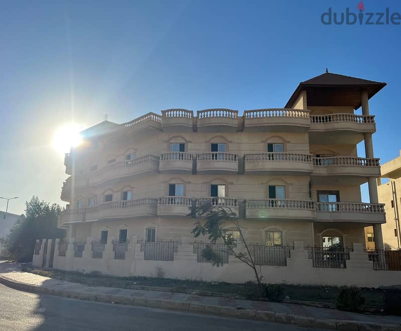 Immediate receipt of a 190 sqm apartment in front of a panoramic villa in the Fourth District in Shorouk, with a recurring floor 1