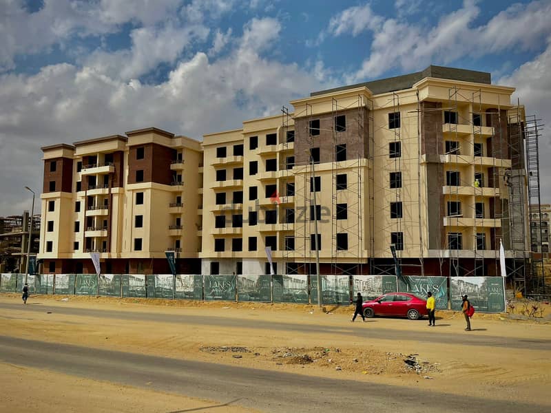 Finished apartment next to the AUC in installments 9