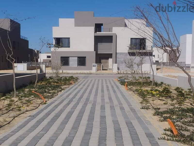 Standalone Villa 255m with roof for sale with installment in Palm Hills | New Cairo 1