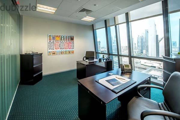 Administrative office of 40 meters, finished, with a distinct view on the plaza and the iconic tower, with a 10% discount, no down payment, and paymen 1