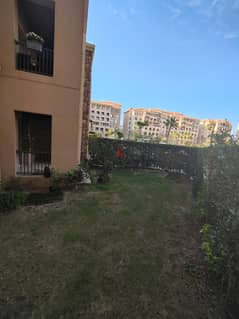 Apartment with garden for rent in Compound 90 avenue
