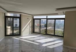 Apartment for sale in the Fifth Settlement, Taj City Compound, directly on the Suez Road, minutes from Heliopolis and Nasr City, in installments and t