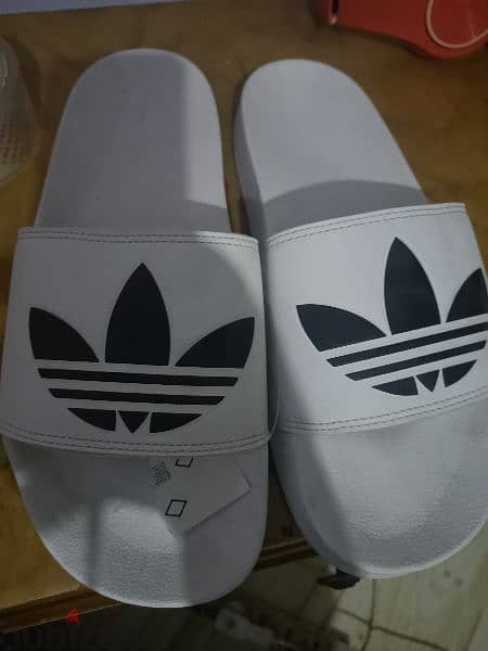Adidas slipper شبشب اديداس وارد من الخارج جديد 1