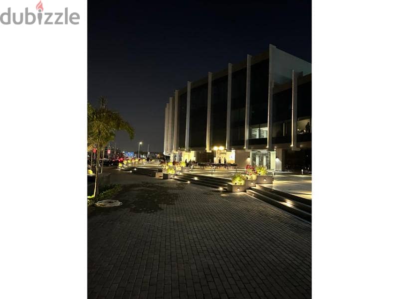 Retail For Rent 125 M indoor + 55 M outdoor For cafe or Restaurant Prime Location in New Cairo 2