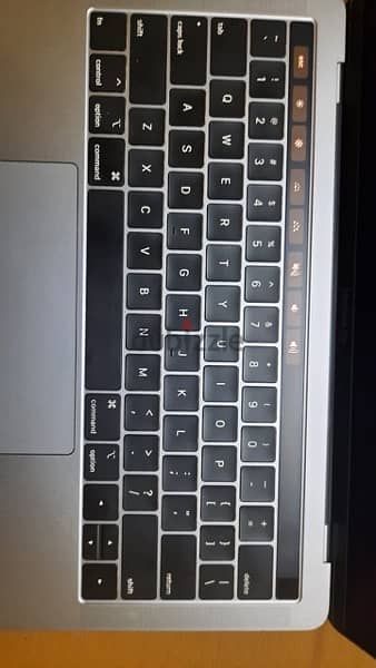 macbook pro 2019 13 inch with touch bar 2