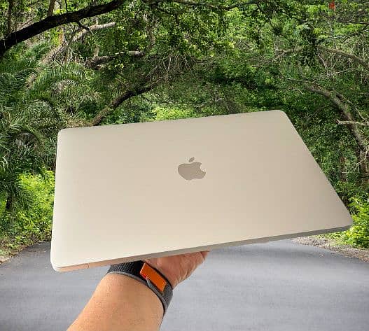 MacBook Air 13-inch M1 (1TB SSD) (Memory8GB) Like New 1