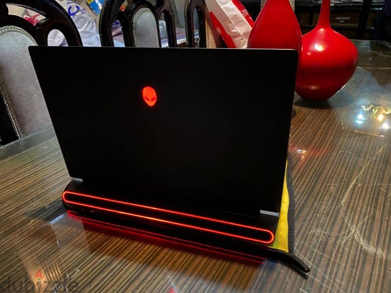 alienware m15 r7 Gaming laptop 9