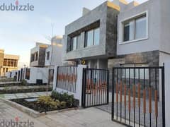 Villa for sale, 220 sqm, immediate receipt, with a view of the pyramids in Sun Capital Compound 0