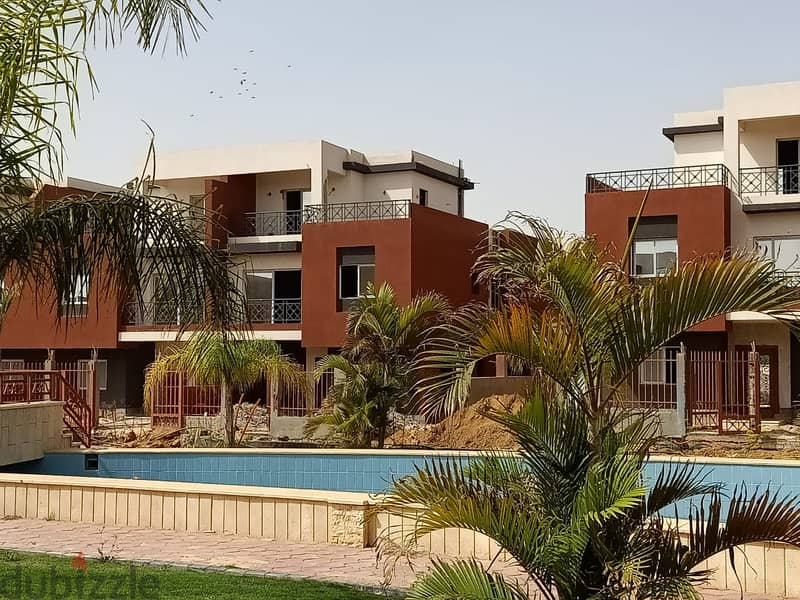Townhouse for sale in Continental Residence Compound, 226 square meters and 196 buildings, 3 rooms and 2 bathrooms, with a swimming pool, immediate re 0