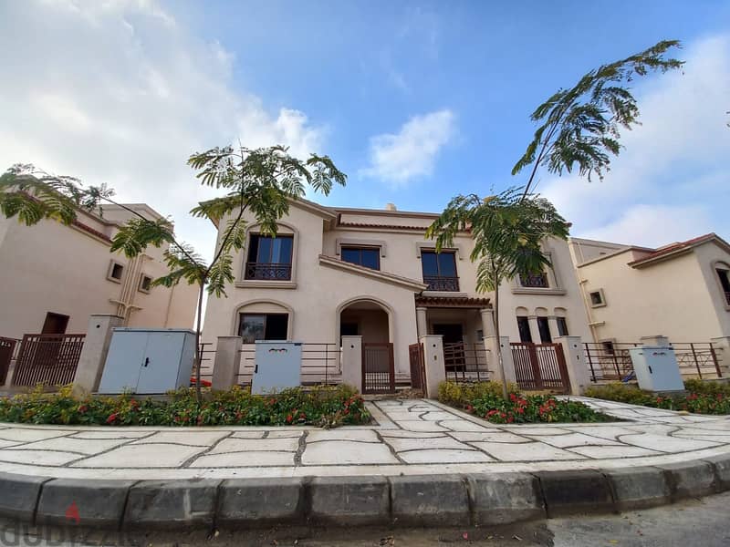 "The best villa for investment in Madinaty with the lowest down payment and total contract, corner, 3 bedrooms. " 1
