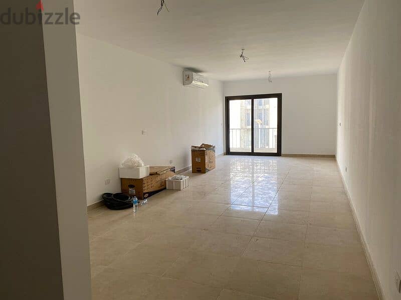 fully finished Apartment 195m Resale with air conditioners, a very special location in the heart of Fifth Square 4