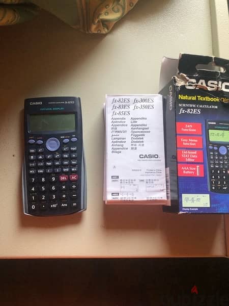 calculator Casio fx 82 es like new 1