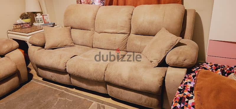 2 lazy boy sofas 3 seats and 2 seats in a very good condition 1