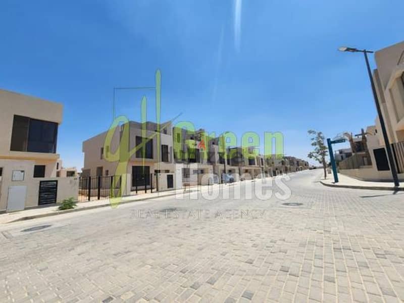 town house for sale in sodic east with very prime location 5