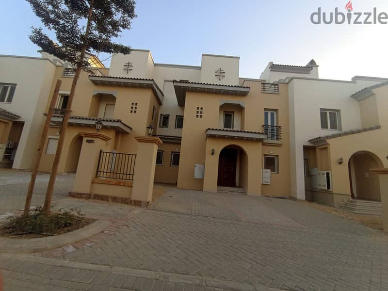 for sale , town house , in up town cairo 0