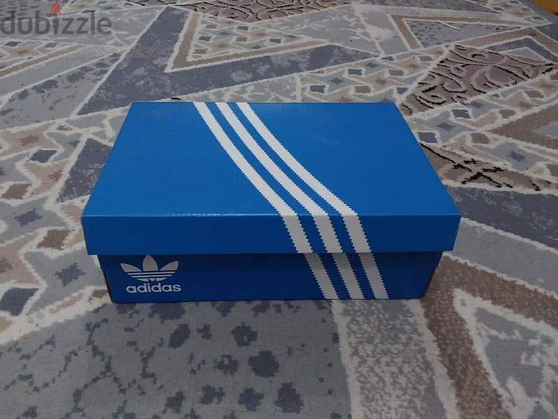 empty Adidas box بوكس 0