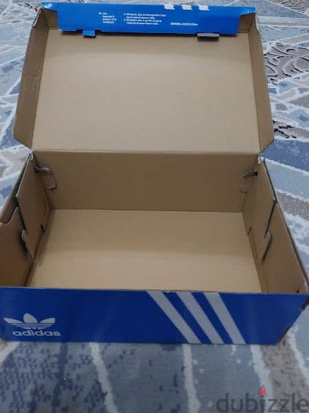 empty Adidas box بوكس 1