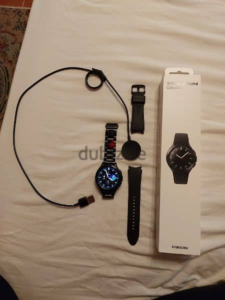 Samsung watch 4 classic 46mm black like new with box  ساعة سامسونج 1
