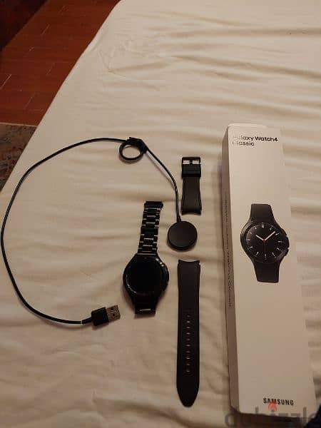 Samsung watch 4 classic 46mm black like new with box  ساعة سامسونج 2