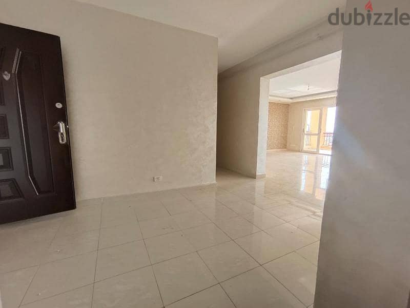 An apartment for rent in Madinaty, 260 sqm with a view of the Wadi Garden, located in B1 near the services. 3