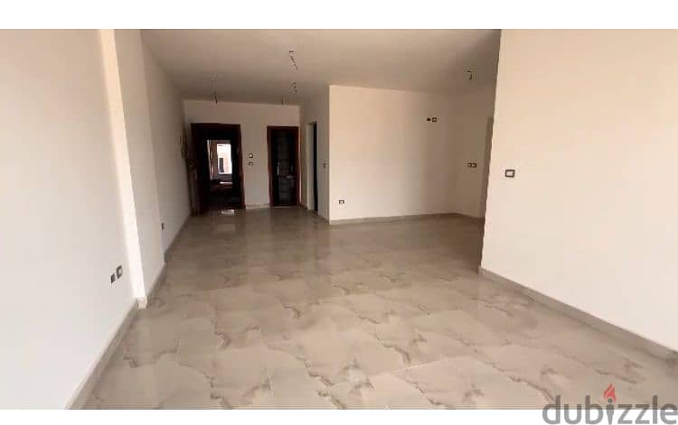 Pay 288 thousand EGP and live in an apartment for sale, finished, inside a compound, and pay the rest at your convenience, for sale in the capital, re 1