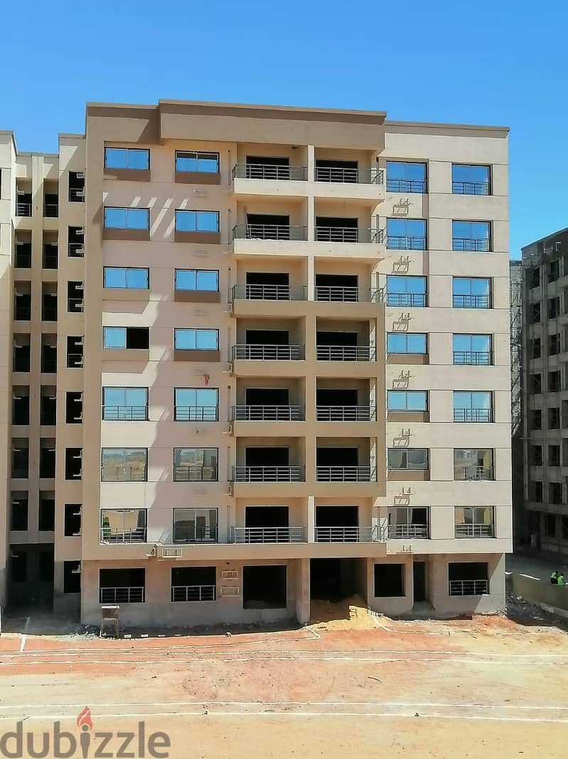 Pay 288 thousand EGP and live in an apartment for sale, finished, inside a compound, and pay the rest at your convenience, for sale in the capital, re 19