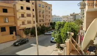 شقه 6اكتوبر الحي التاني امام مدرسه ام المؤمنين والاورمان