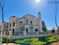 Villa with private garden in a prime location in Sari Compound on Suez Road, with a 10% down payment over 8 years, area of 212 sqm, garden of 104 sqm