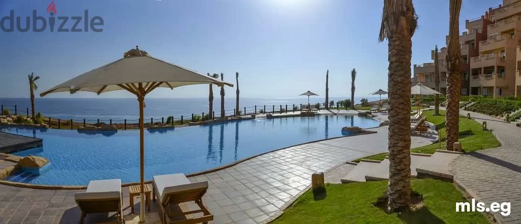 Hills two minutes from Porto Sokhna, fully finished, chalet for sale, first row on the sea, with a distinctive division 2