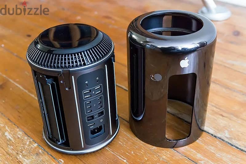 The Mac Pro (Cylinder, Late 2013) for sale 1