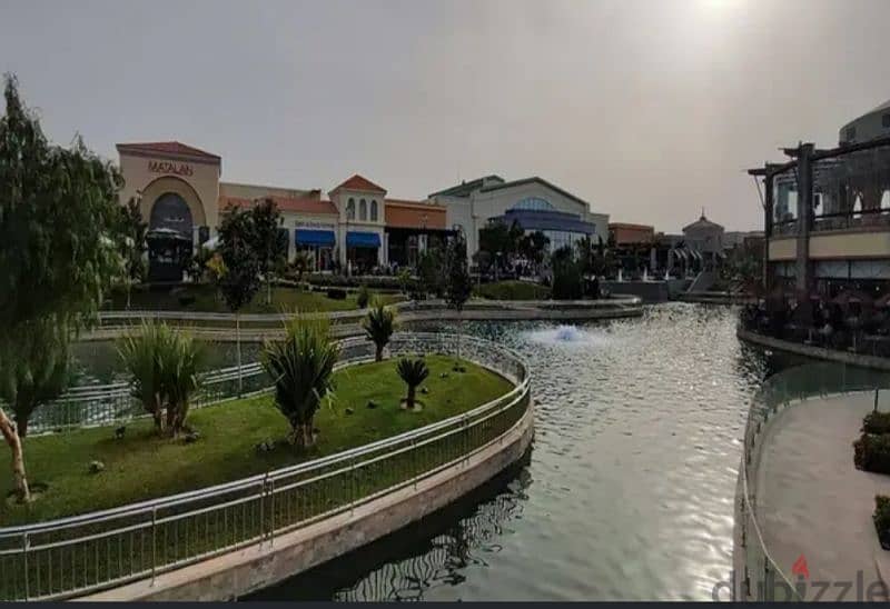 فرصه للاستثمار في مدينتي  open air mall  من المالك مباشره 12