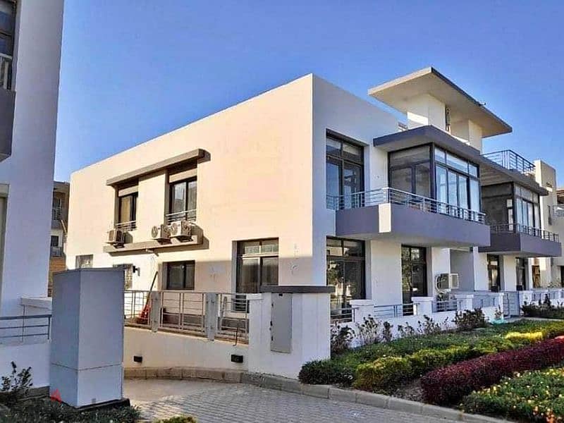 Vip villa with garden + roof for sale in front of the airport on Suez Road 14
