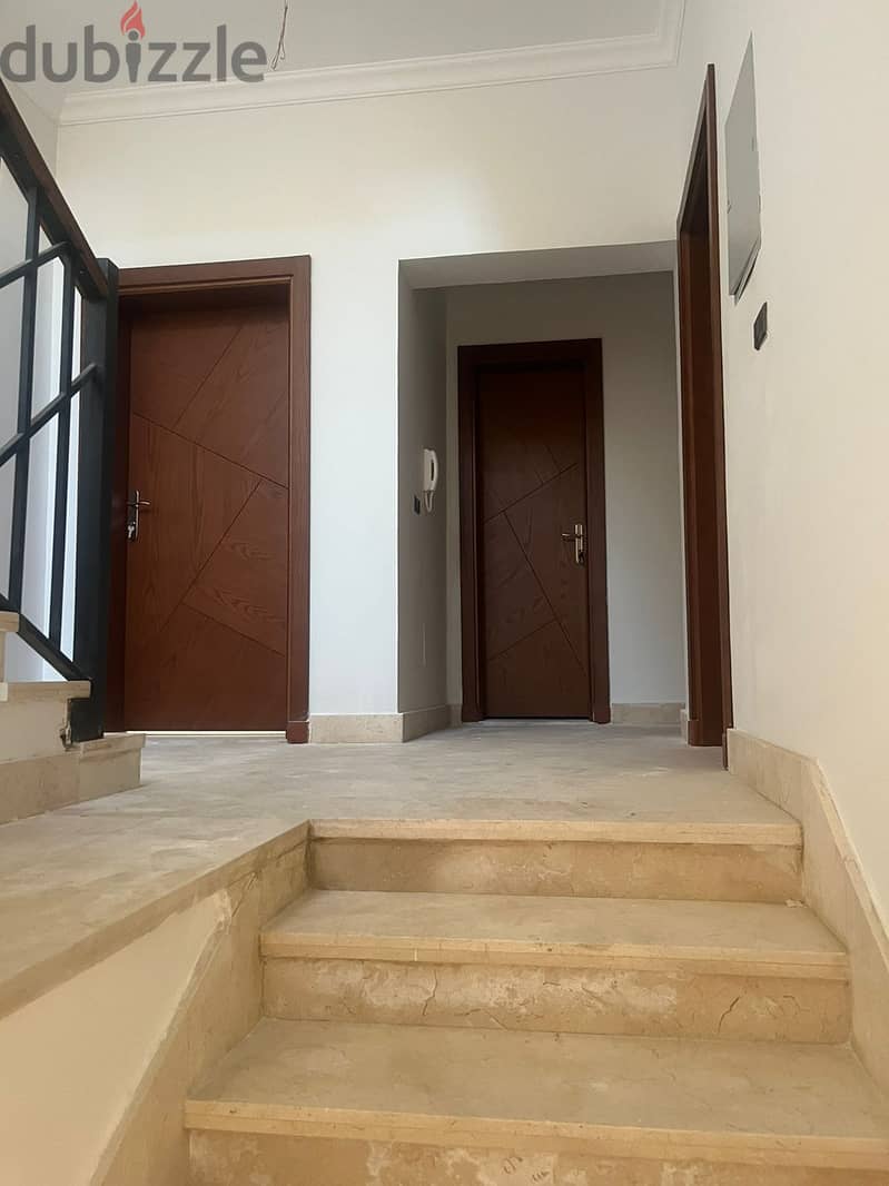 villa for rent 5 bedrooms with AC's and kitchen - prime location - first hand 3