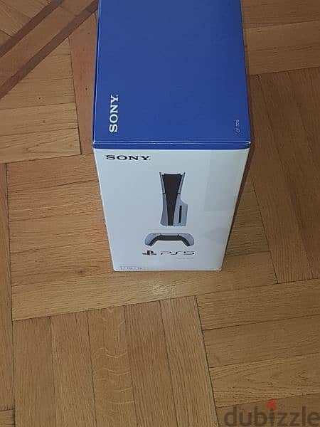 PS5 slim 1 TB with disc drive new sealed 4