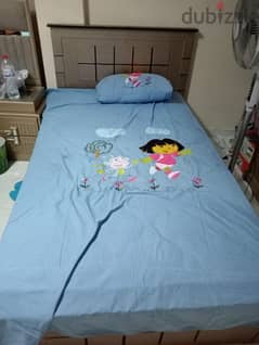 سرير اطفال بالمرتبة 0