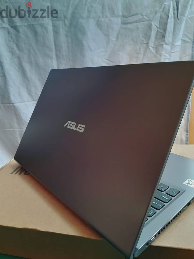 Asus laptop X515f 3