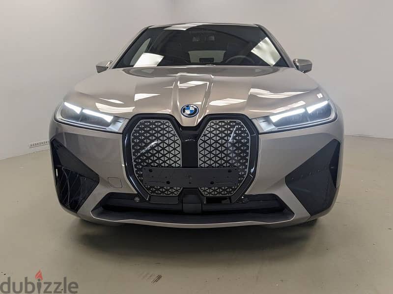 BMW IX 2023 الكهربائية 0