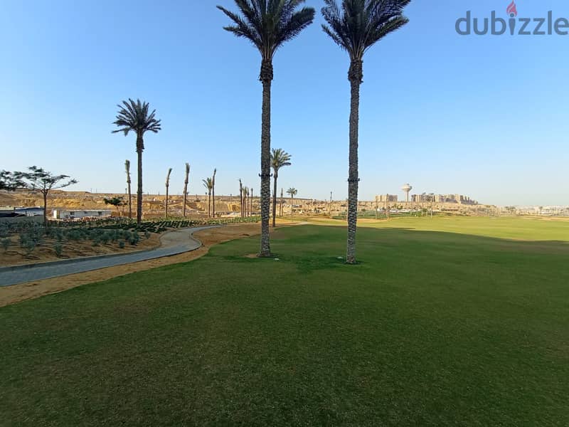 FOR SALE IN UPTOWN CAIRO 2BEDROOMS VIEW GOLF 7