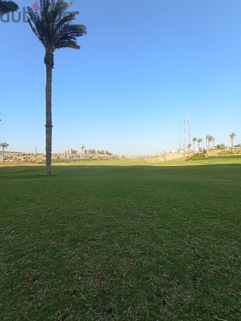 FOR SALE IN UPTOWN CAIRO 2BEDROOMS VIEW GOLF 8