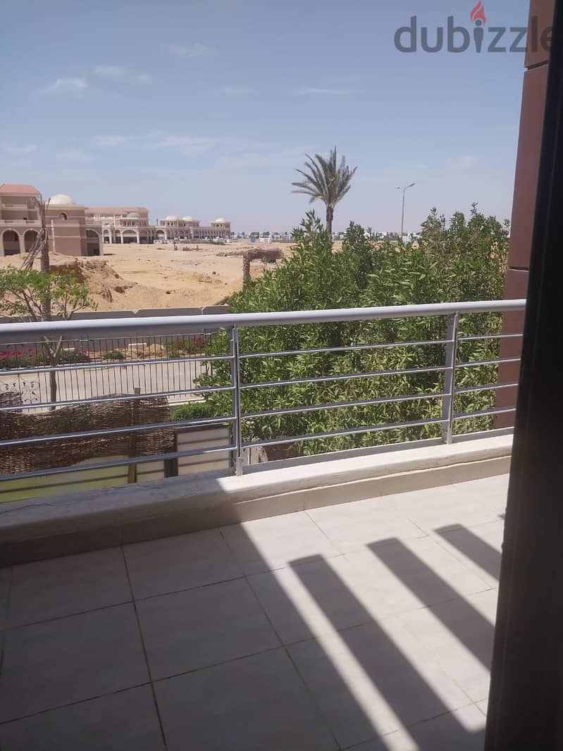 For sale   Project : hyde Park  Area : New Cairo    Unit Type : Town House middle (massonite)  Bua : 160 m  Land: 160 m   Finishing : Fully -Finished 11