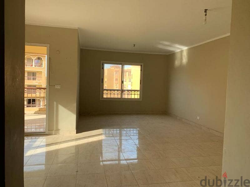 A great opportunity in Madinaty! For sale, a 175 square meter apartment with an open view in the finest phase, B1. 0