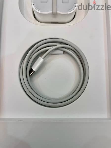 original iPhone charger 20w and original usb c cable 1