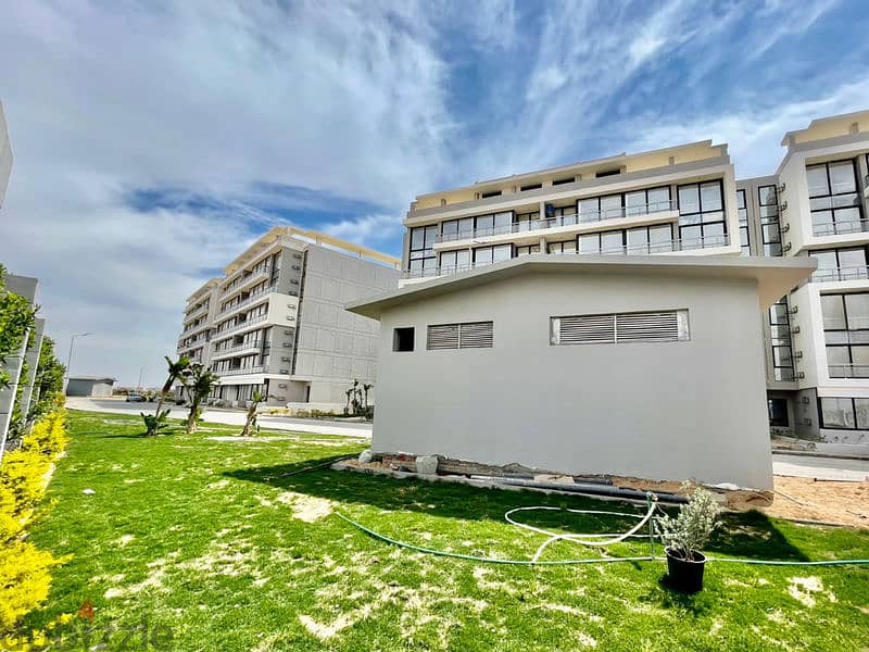 Apartment for sale, 170 square meters, resale, complete with installments, in Lake Front, October, in a prime location 5